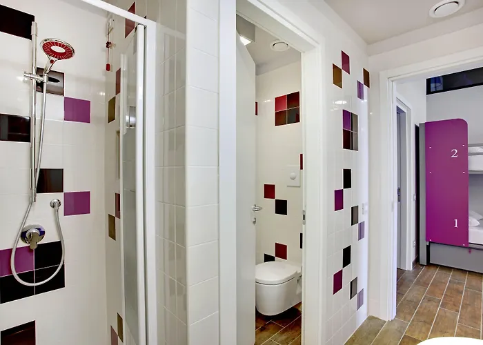 Auberge de jeunesse Generator *