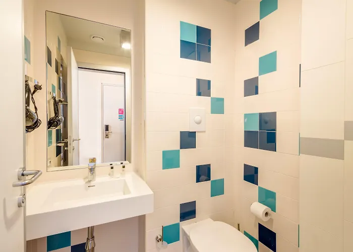 Auberge de jeunesse Generator *